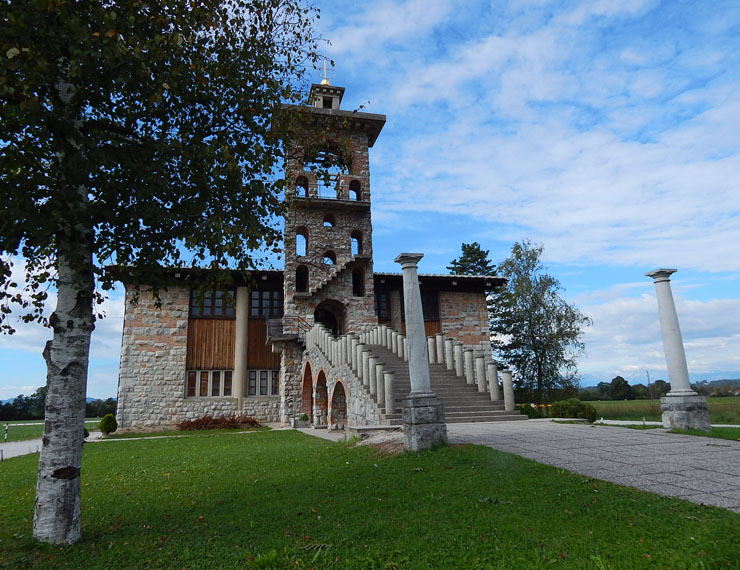 Cerkev sv. Mihaela v Črni vasi